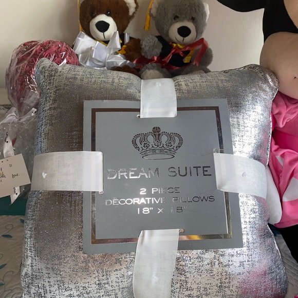 Pillows - Picture 3 of 5